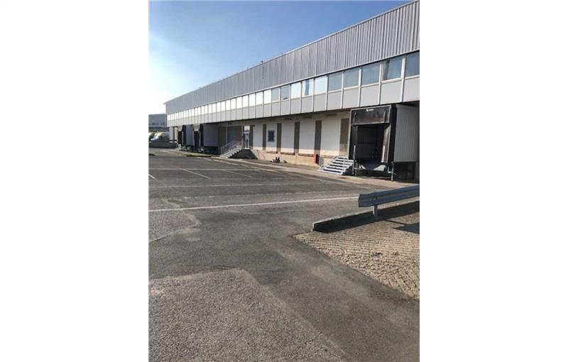 Location d'entrepôt de 4 990 m² à Sucy-en-Brie - 94370 photo - 1