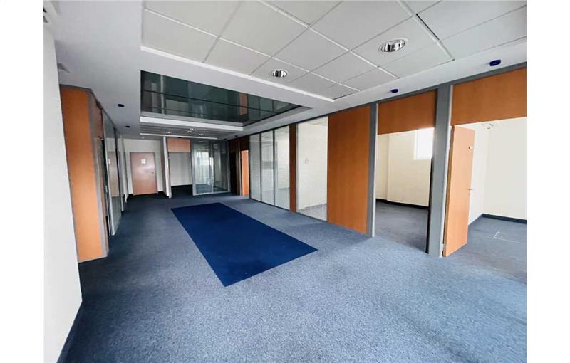 Location d'entrepôt de 353 m² à Torcy - 77200 photo - 1