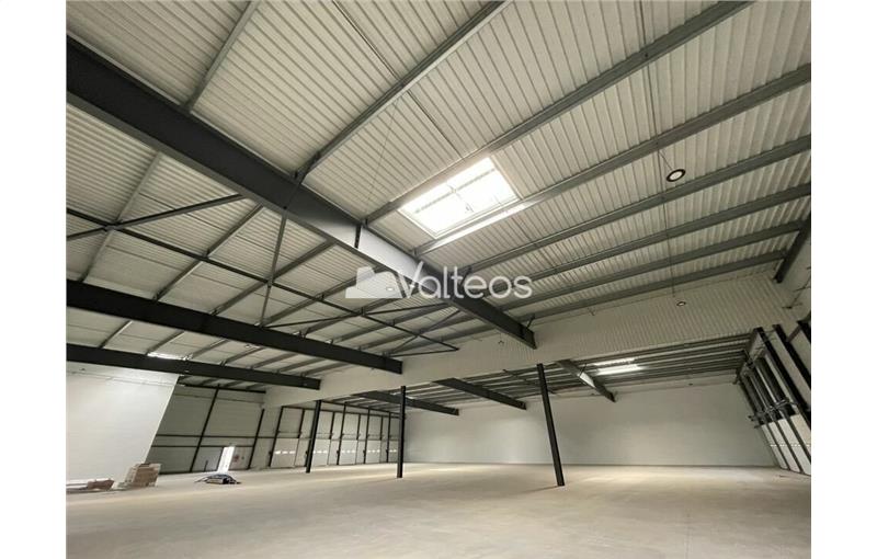 Location d'entrepôt de 2 238 m² à Toulouse - 31000 photo - 1