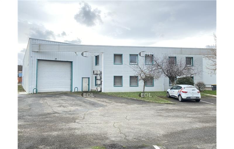 Location d'entrepôt de 966 m² à Toussieu - 69780 photo - 1