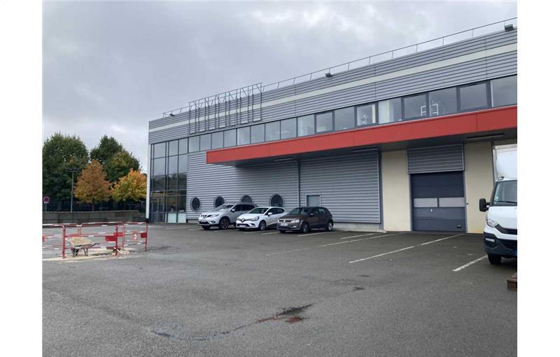 Location d'entrepôt de 2 658 m² à Trappes - 78190 photo - 1