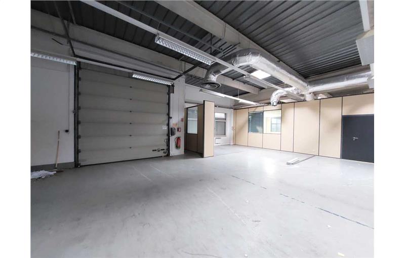 Location d'entrepôt de 1 183 m² à Trappes - 78190 photo - 1