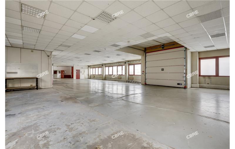 Location d'entrepôt de 1 609 m² à Trappes - 78190 photo - 1