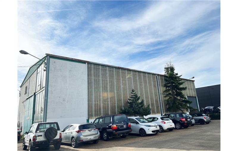 Location d'entrepôt de 3 188 m² à Trappes - 78190 photo - 1