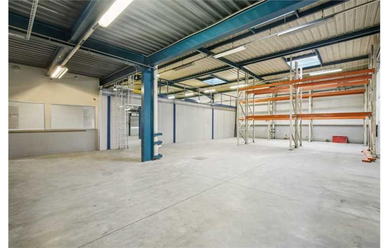 Location d'entrepôt de 2 276 m² à Tremblay-en-France - 93290 photo - 1