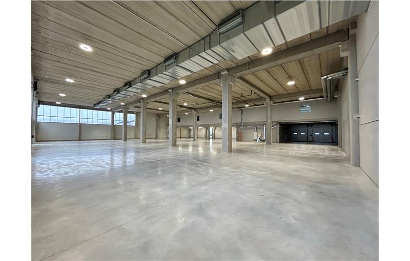 Location d'entrepôt de 1 605 m² à Tremblay-en-France - 93290 photo - 1