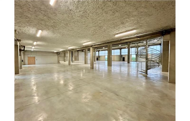 Location d'entrepôt de 1 278 m² à Tremblay-en-France - 93290 photo - 1