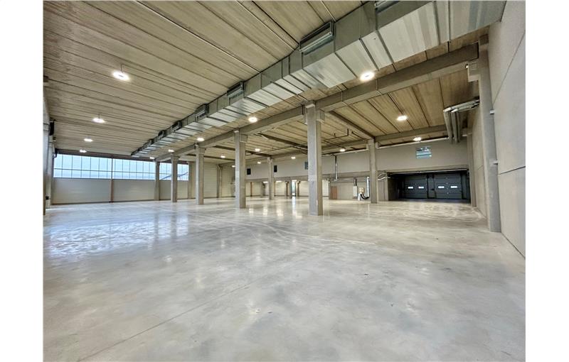 Location d'entrepôt de 1 779 m² à Tremblay-en-France - 93290 photo - 1