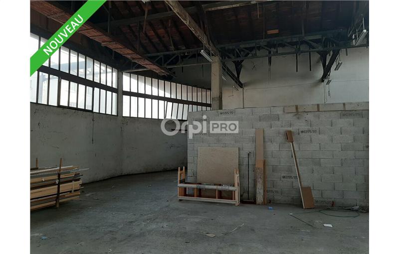 Location d'entrepôt de 672 m² à Valence - 26000 photo - 1