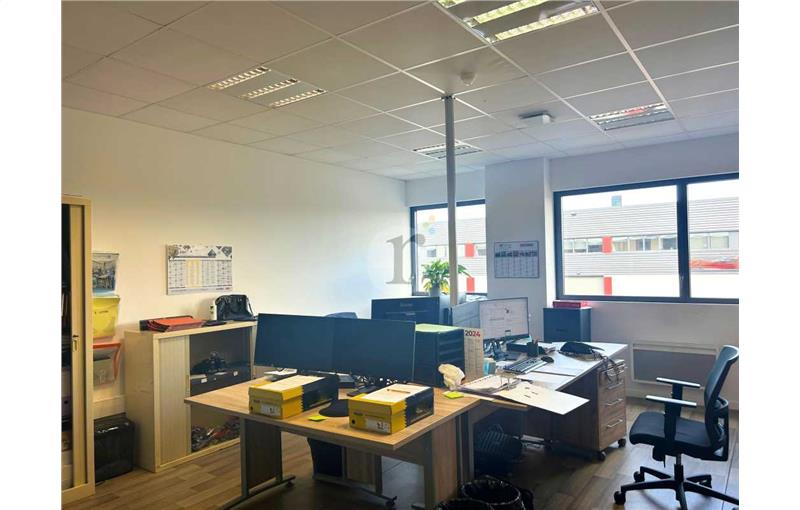 Location d'entrepôt de 742 m² à Valenciennes - 59300 photo - 1