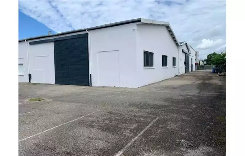 Location d'entrepôt de 1100 m² à Vaulx-en-Velin - 69120