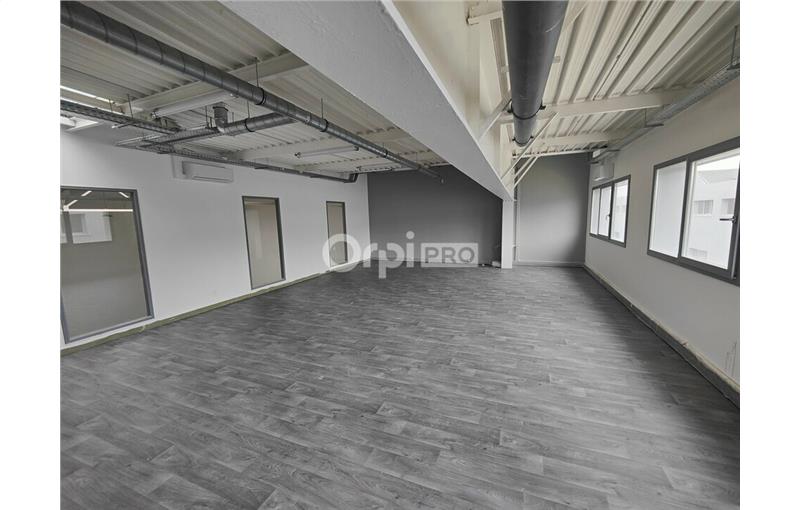 Location d'entrepôt de 280 m² à Vaux-le-Pénil - 77000 photo - 1