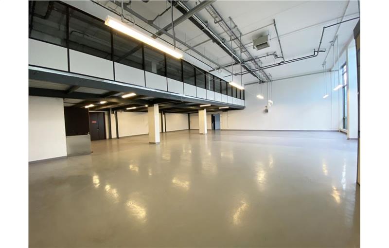 Location d'entrepôt de 4 342 m² à Vélizy-Villacoublay - 78140 photo - 1