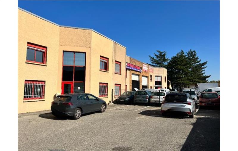 Location d'entrepôt de 715 m² à Vénissieux - 69200 photo - 1