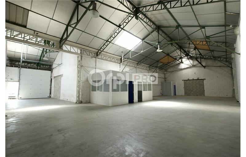 Location d'entrepôt de 1 071 m² à Vénissieux - 69200 photo - 1