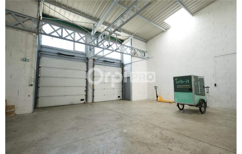 Location d'entrepôt de 198 m² à Vénissieux - 69200 photo - 1