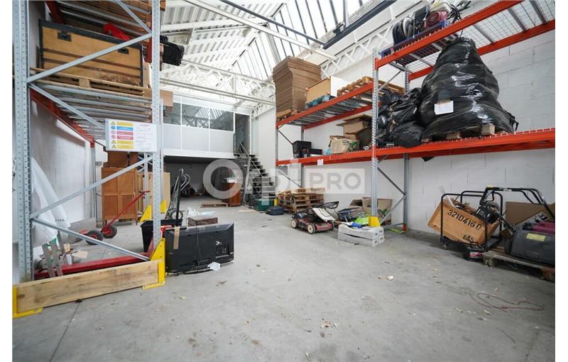 Location d'entrepôt de 120 m² à Vénissieux - 69200 photo - 1