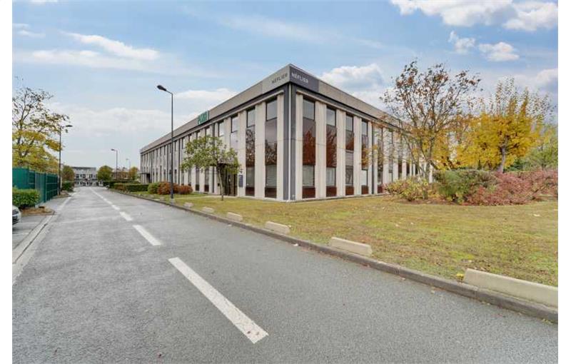 Location d'entrepôt de 1 347 m² à Villebon-sur-Yvette - 91140 photo - 1