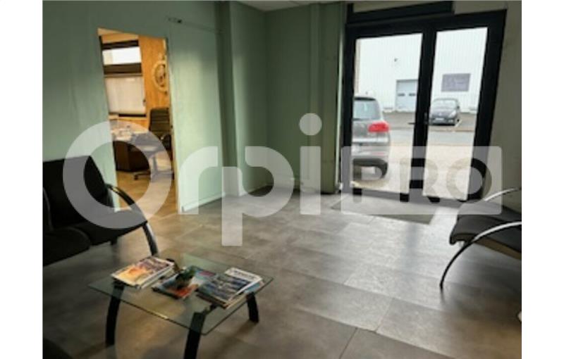 Location d'entrepôt de 1 667 m² à Villefranche-sur-Saône - 69400 photo - 1