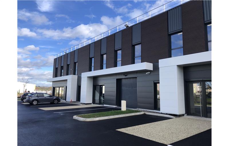 Location d'entrepôt de 866 m² à Villefranche-sur-Saône - 69400 photo - 1