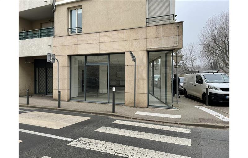 Location d'entrepôt de 155 m² à Villefranche-sur-Saône - 69400 photo - 1