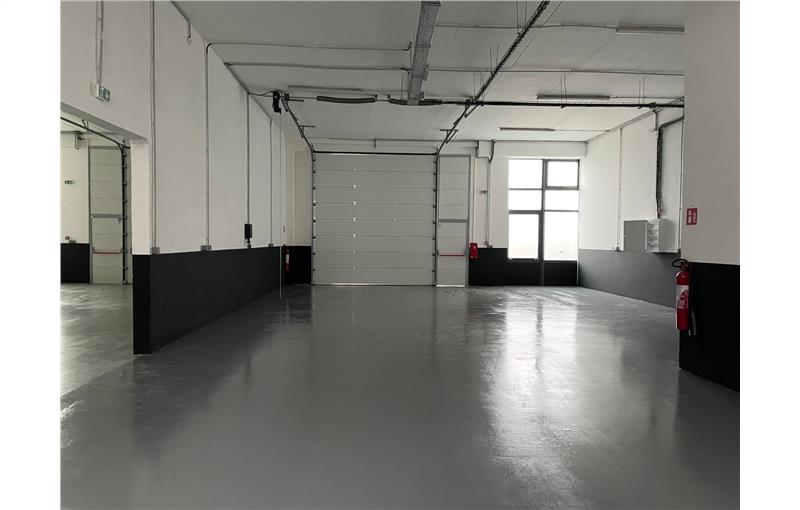 Location d'entrepôt de 390 m² à Villejuif - 94800 photo - 1