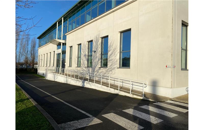 Location d'entrepôt de 1 887 m² à Villeneuve-la-Garenne - 92390 photo - 1