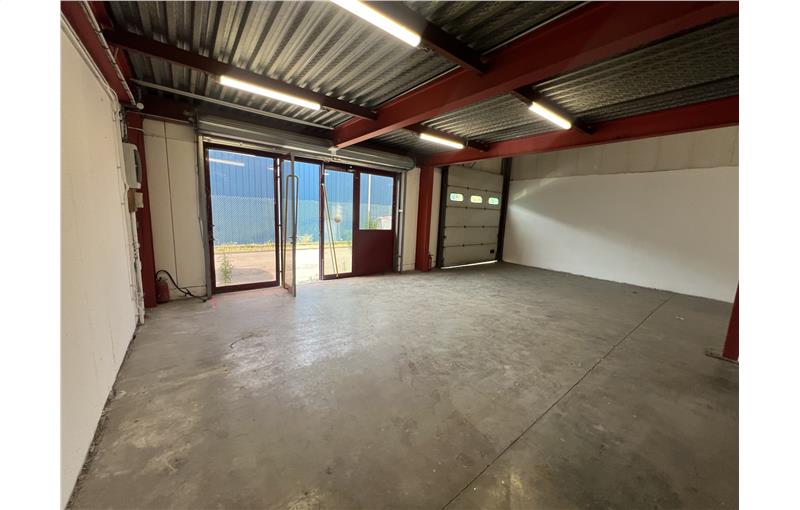 Location d'entrepôt de 700 m² à Villeneuve-Saint-Georges - 94190 photo - 1