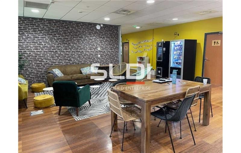 Location d'entrepôt de 1 237 m² à Villeurbanne - 69100 photo - 1