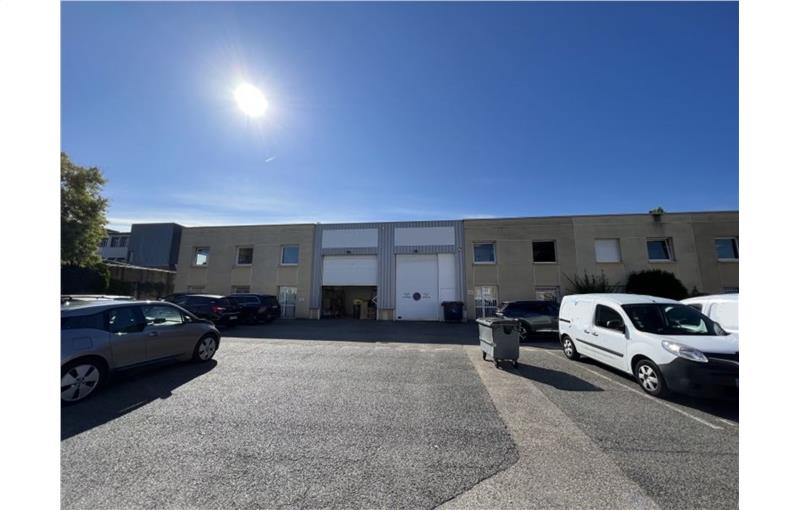 Location d'entrepôt de 723 m² à Villeurbanne - 69100 photo - 1