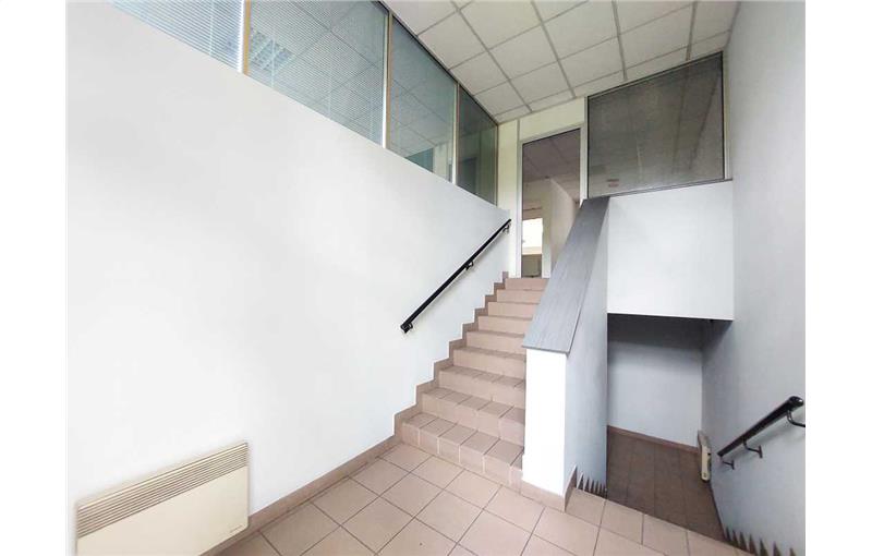 Location d'entrepôt de 265 m² à Voisins-le-Bretonneux - 78960 photo - 1