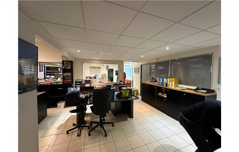 Vente de bureau de 166 m² à Antibes - 06600 photo - 1