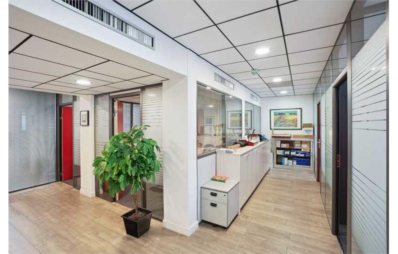 Bureau à vendre de 210 m² à Asnières-sur-Seine - 92600 photo - 1