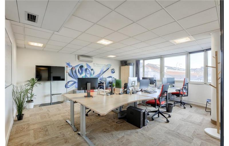 Bureau à vendre de 242 m² à Asnières-sur-Seine - 92600 photo - 1