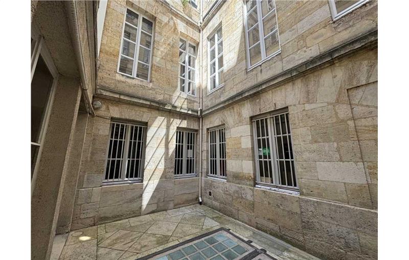 Vente de bureau de 181 m² à Bordeaux - 33000 photo - 1