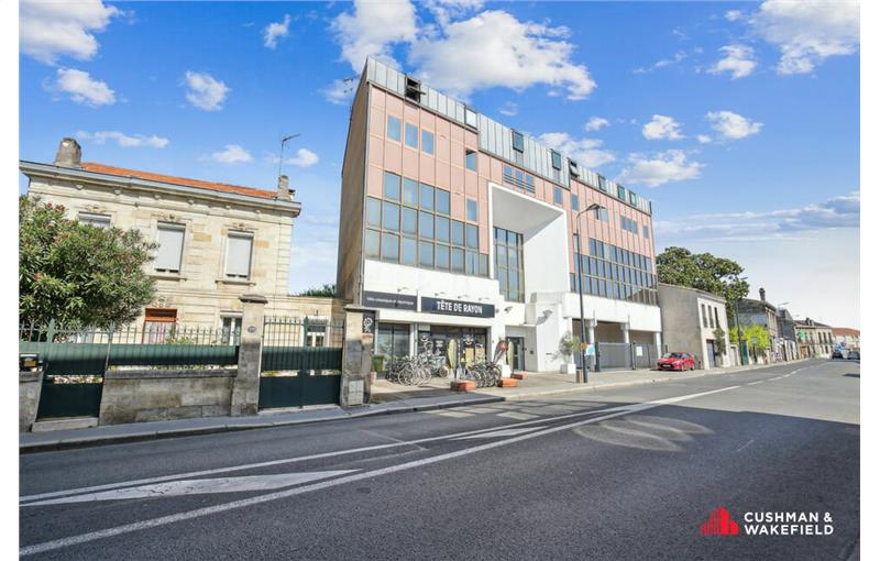 Vente de bureau de 270 m² à Bordeaux - 33000 photo - 1