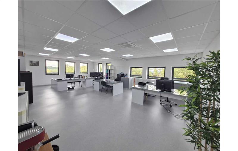 Vente de bureau de 102 m² à Bussy-Saint-Georges - 77600 photo - 1