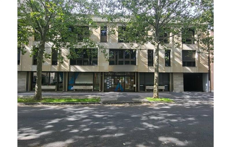 Vente de bureau de 899 m² à Châlons-en-Champagne - 51000 photo - 1