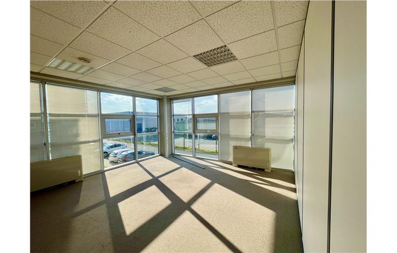 Bureau en vente de 260 m² à Compiègne - 60200 photo - 1