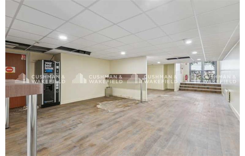 Achat de bureau de 330 m² à Courbevoie - 92400 photo - 1