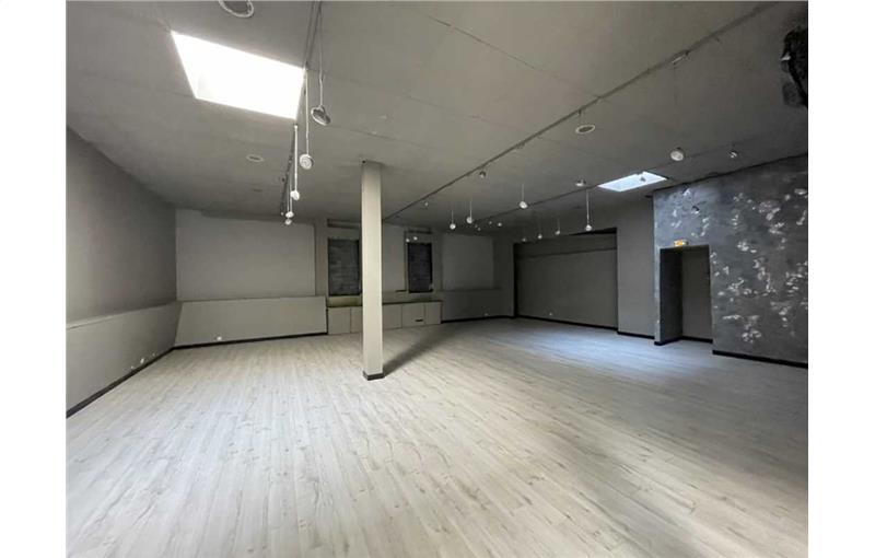 Achat de bureau de 723 m² à Courbevoie - 92400 photo - 1