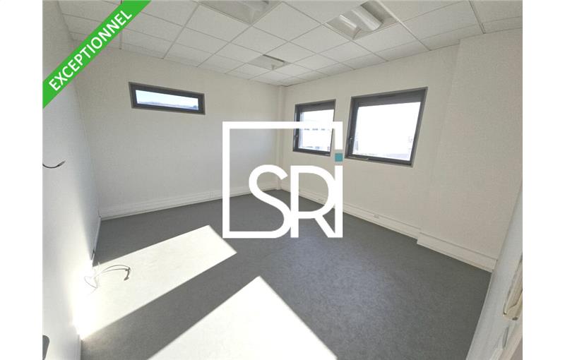 Bureau à vendre de 381 m² à Cournon-d'Auvergne - 63800 photo - 1