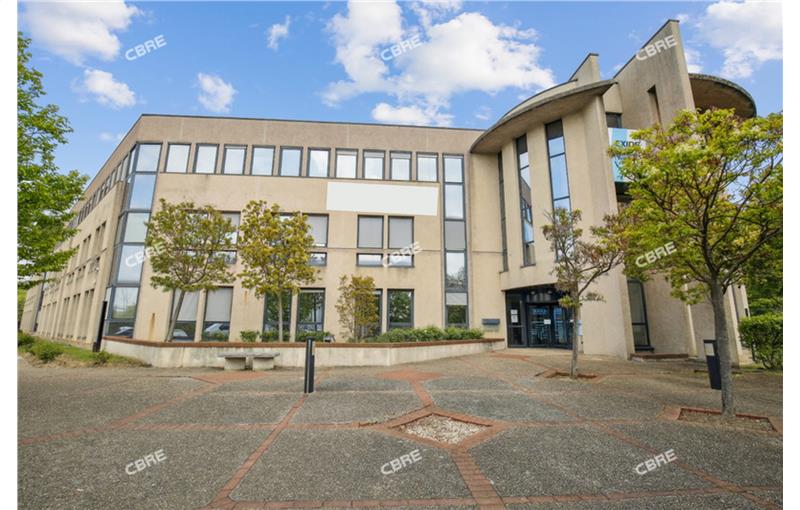 Vente de bureau de 5 306 m² à Gennevilliers - 92230 photo - 1