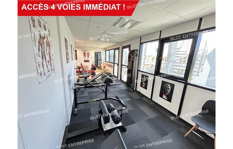 Vente de bureau de 73 m² à Gouesnou - 29850 photo - 1