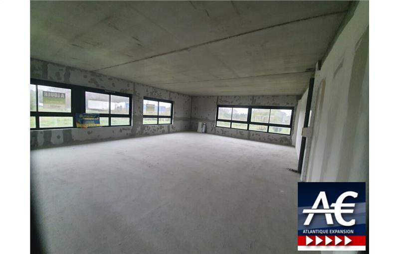 Vente de bureau de 74 m² à Guérande - 44350 photo - 1