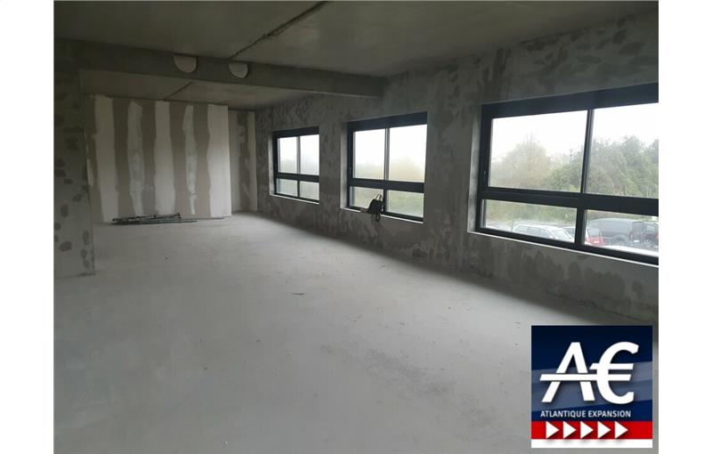 Vente de bureau de 61 m² à Guérande - 44350 photo - 1