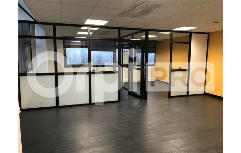 Vente de bureau de 82 m² à Guérande - 44350 photo - 1