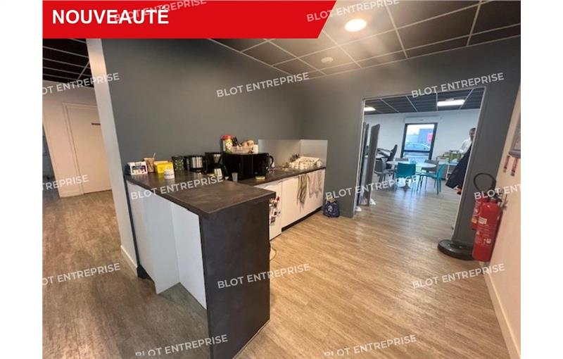 Vente de bureau de 388 m² à Haute-Goulaine - 44115 photo - 1