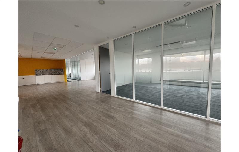 Vente de bureau de 391 m² à Ivry-sur-Seine - 94200 photo - 1