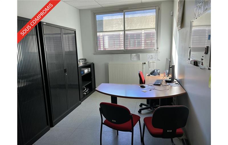 Bureau en vente de 1 838 m² à Joué-lès-Tours - 37300 photo - 1